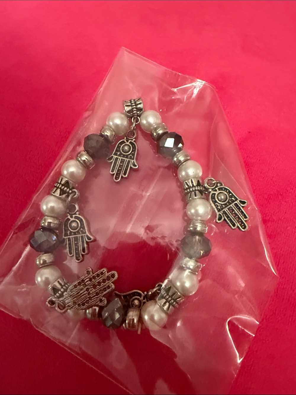 Silver Hamsa & Pearl Bead Stretch Bracelet - White Pearls & Gray Accents